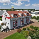 Kick Hotel 3*