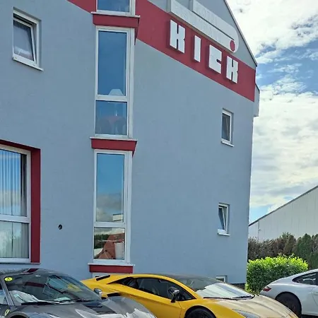Kick Hotel 3*