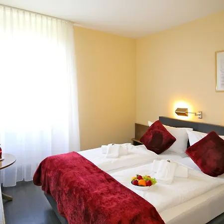 Kick Hotel 3*