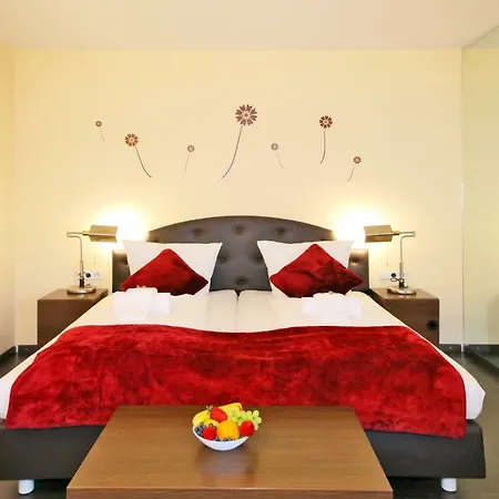 Kick Hotel 3*